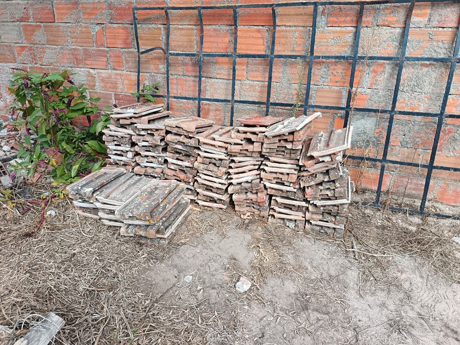 Ofereço Telhas usadas