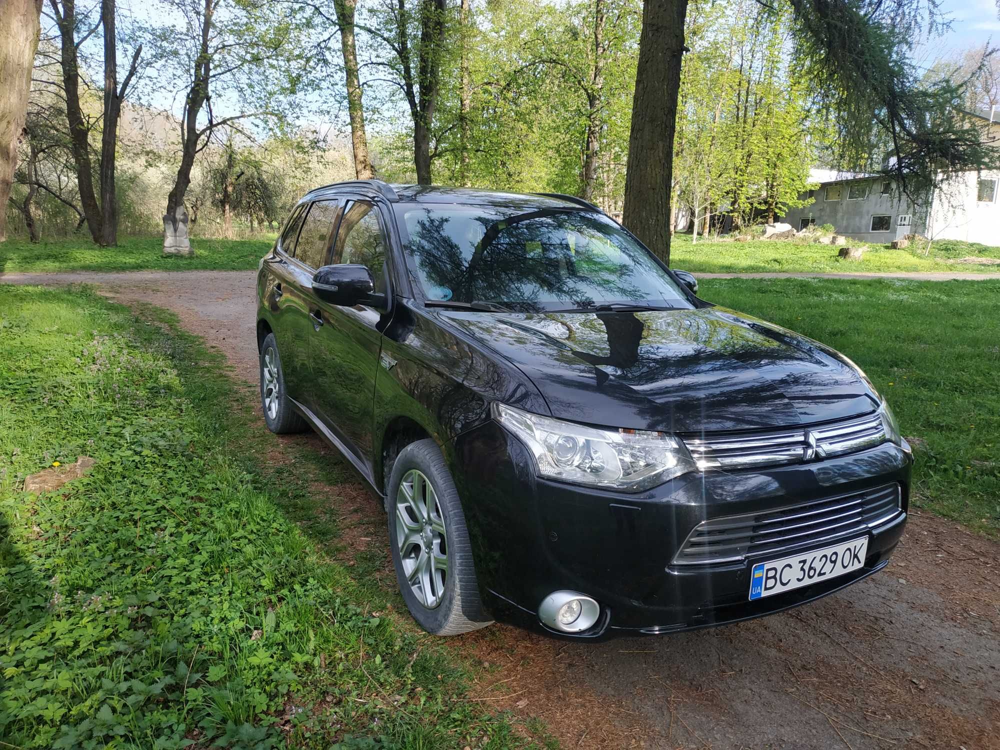 Mitsubishi Outlander Plug-In Hybrid 2014 p.