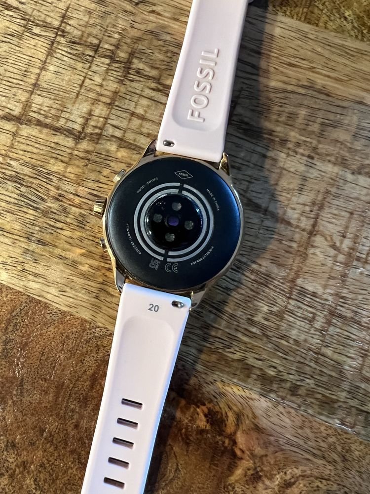 Wspaniały smartwatch Fossil GEN 6 jak nowy!