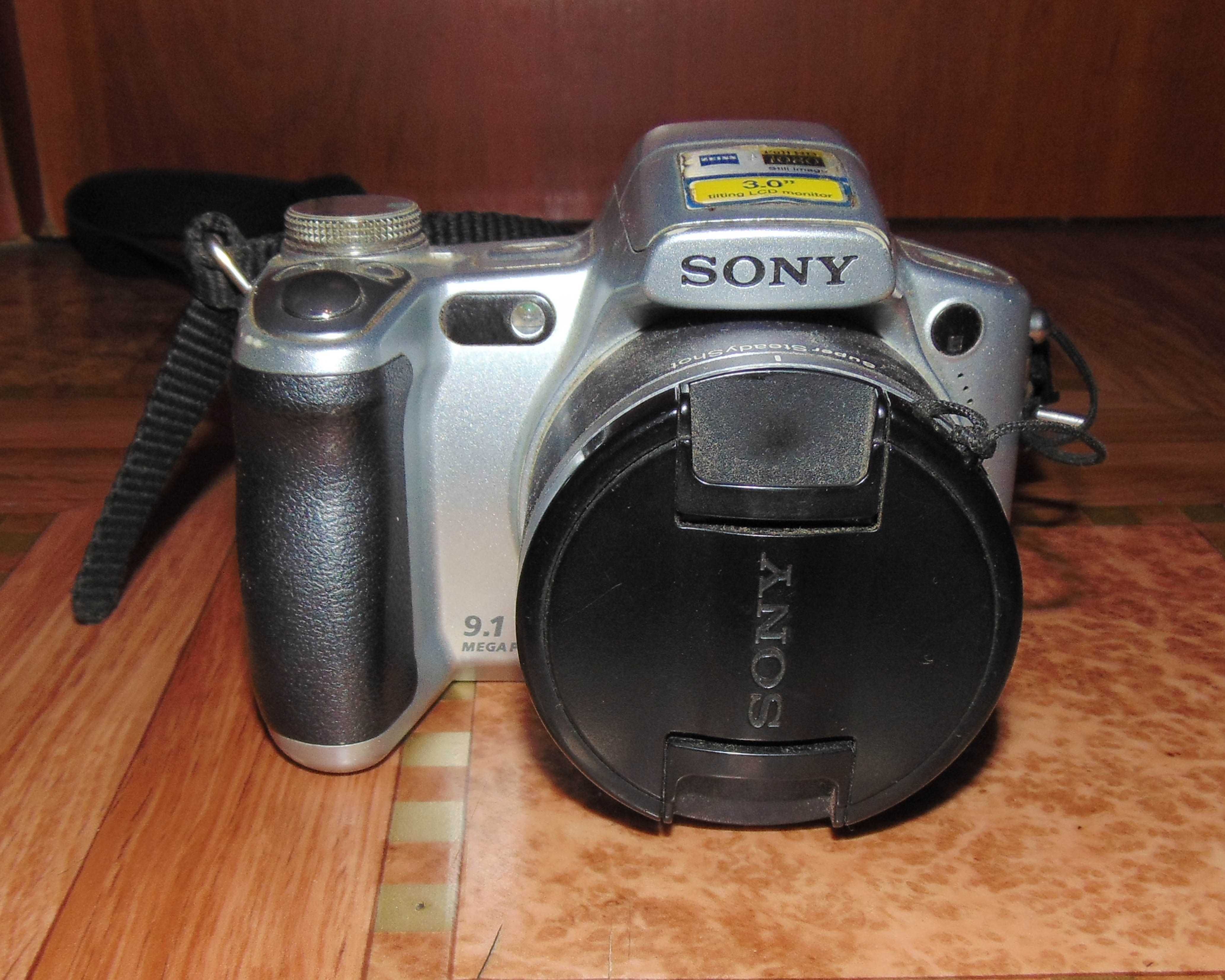 Цифровий фотоапарат Sony DHS- H50