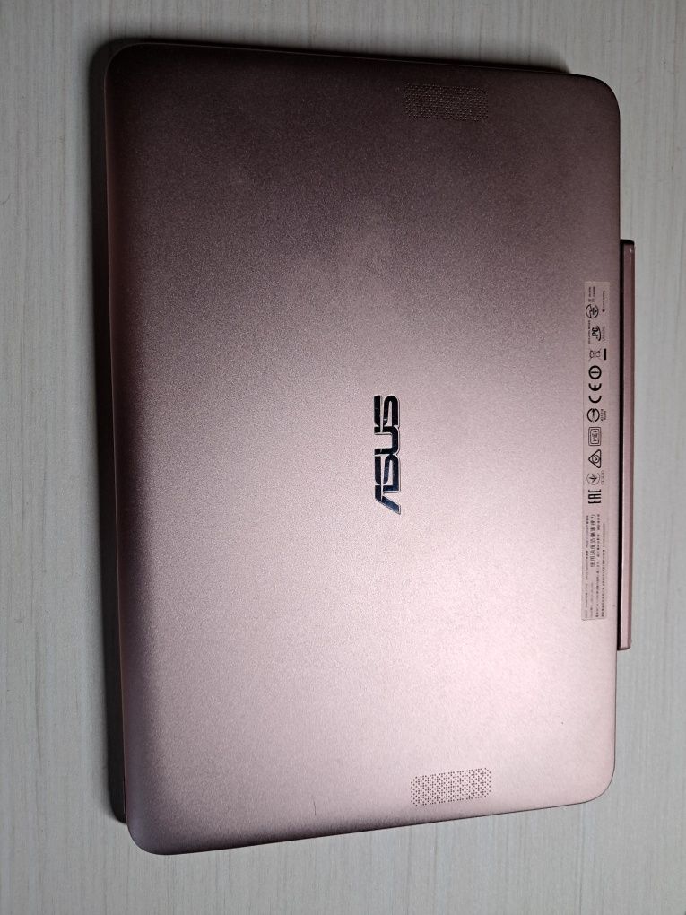 Нетбук- планшет Asus T101 HA