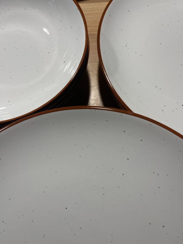PRAWIE NOWY - Komplet obiadowy 4+4 Ariane fine porcelain