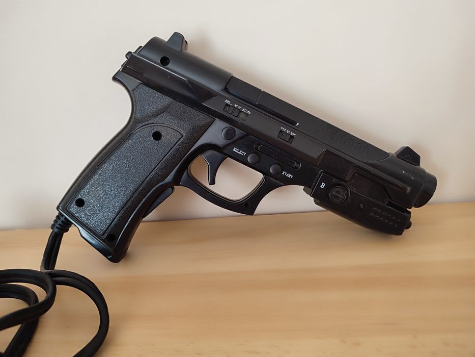 Kontroler pistolet do PS2  light gun