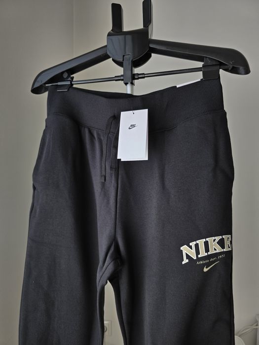 Dresy damskie Nike