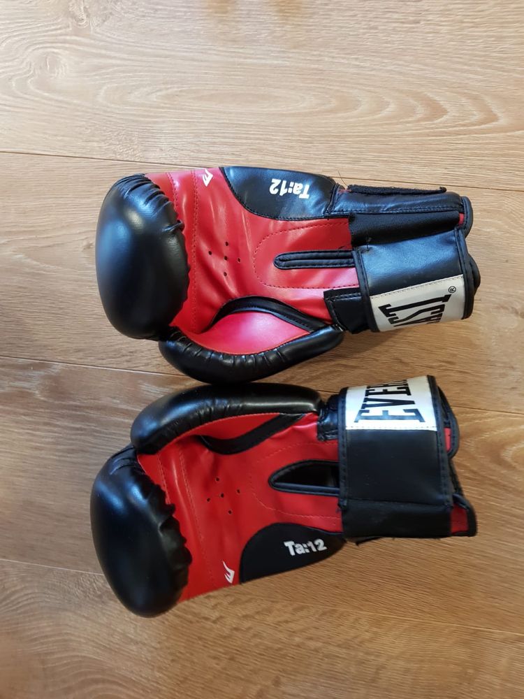 Rekawiczki bokserskie TA12 Everlast B/R 12oz.