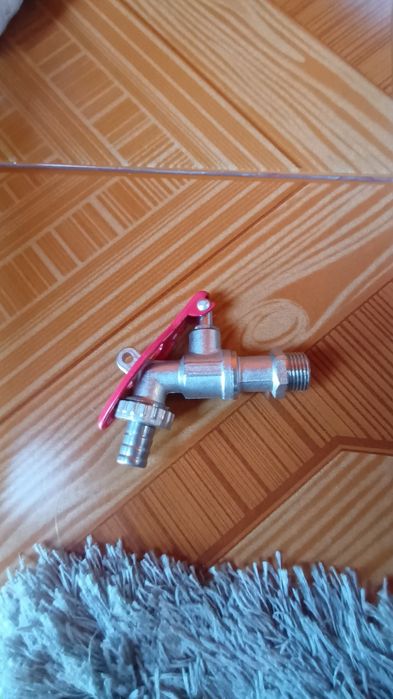 Torneira de esfera com fecho de segurança