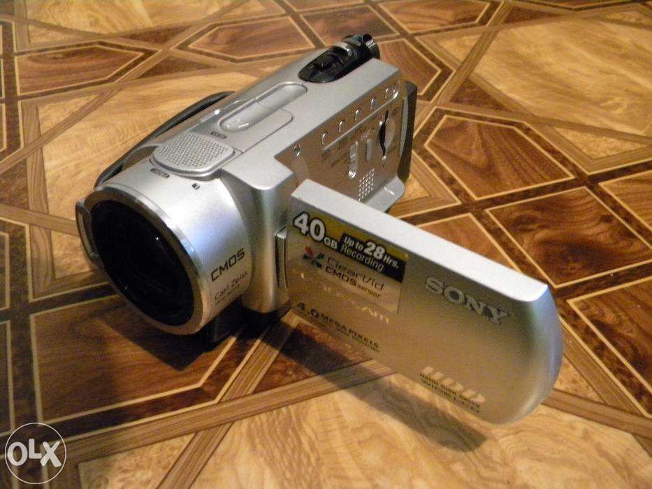 Видеокамера SONY DCR-SR200