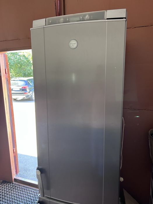Холодильник Electrolux БУ