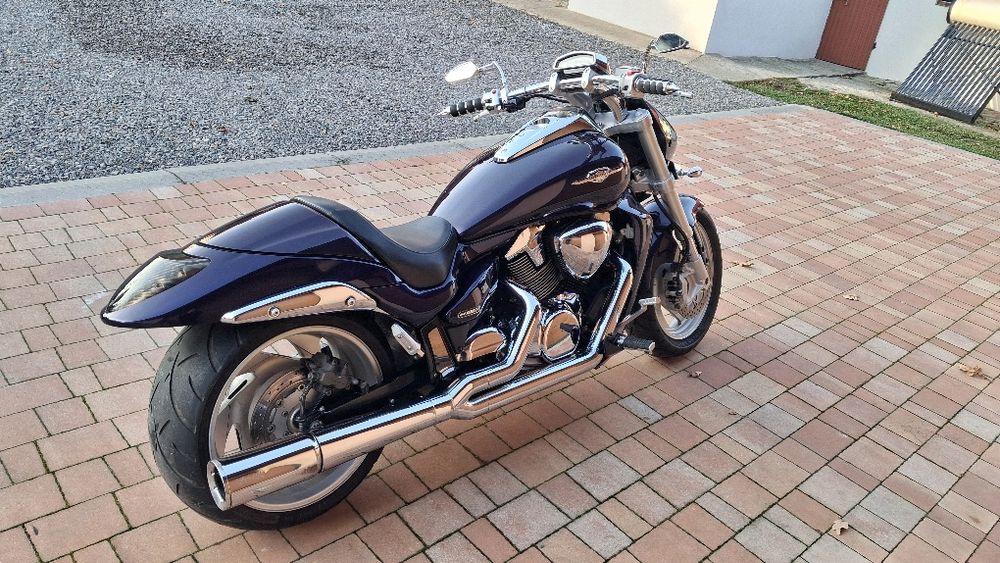 Suzuki VZR 1800 intruder