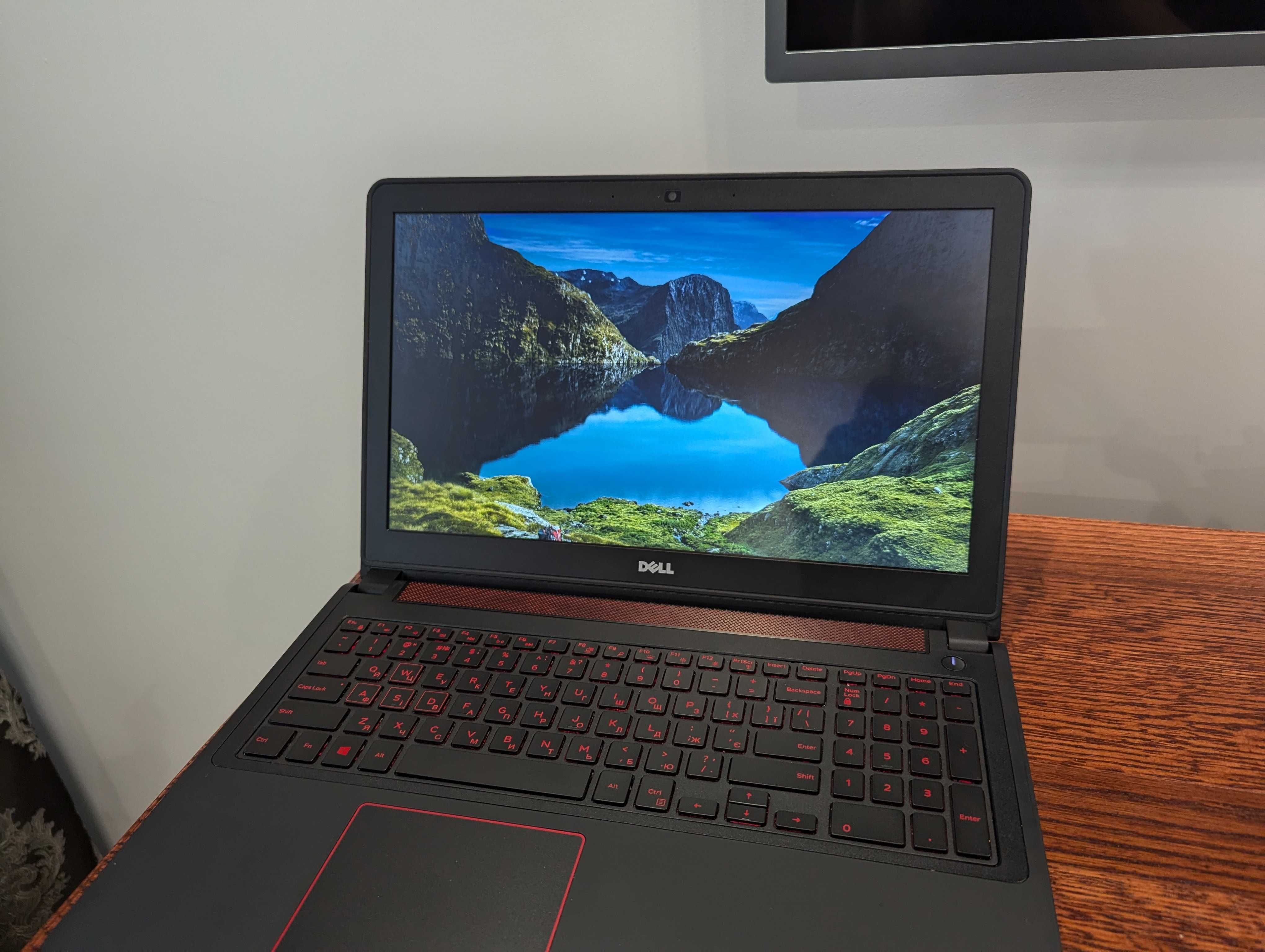 Ігровий ноутбук Dell Inspiron 5577 Gaming i5-7300HQ GeForce GTX 1050