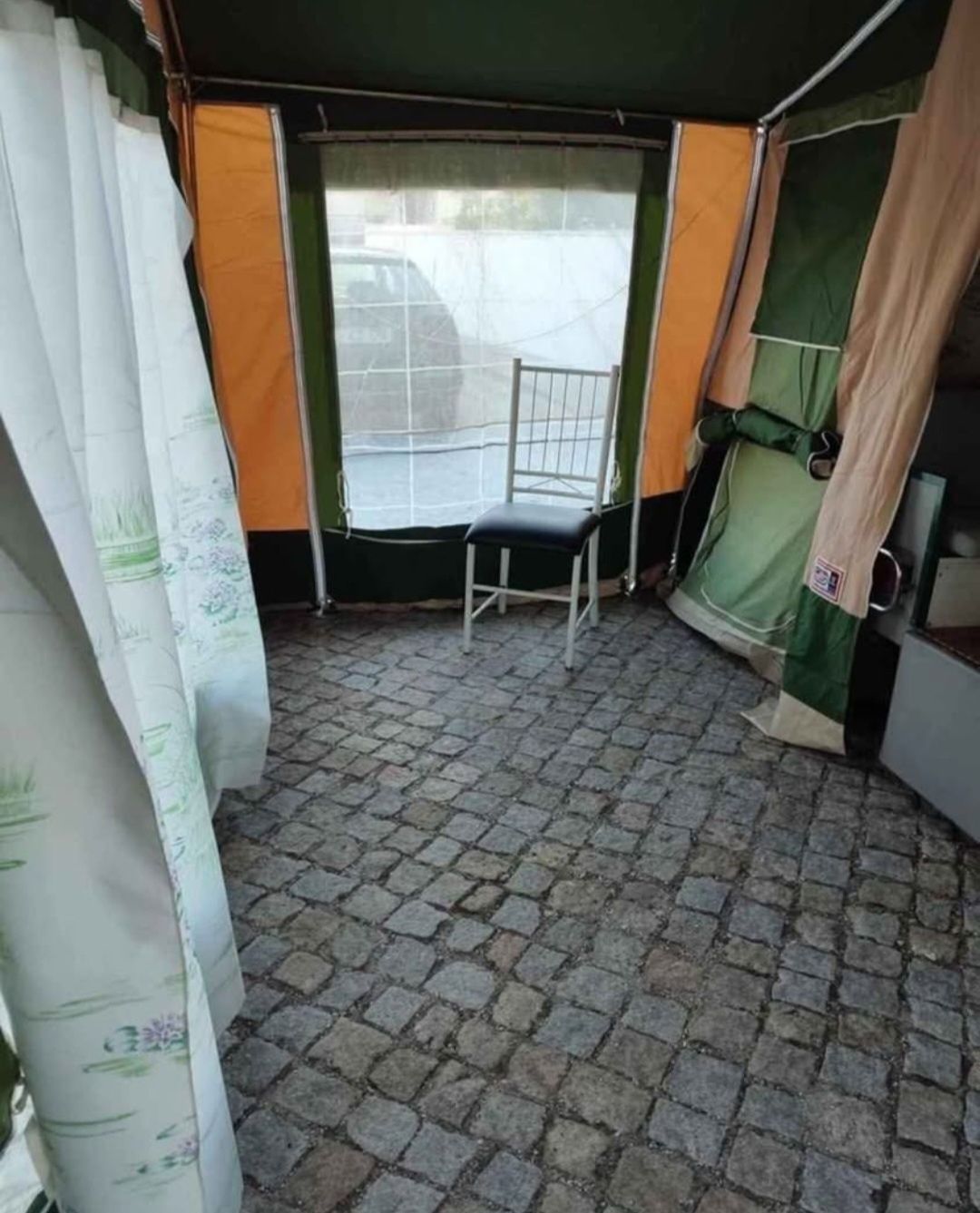 Auto tenda com avançado
