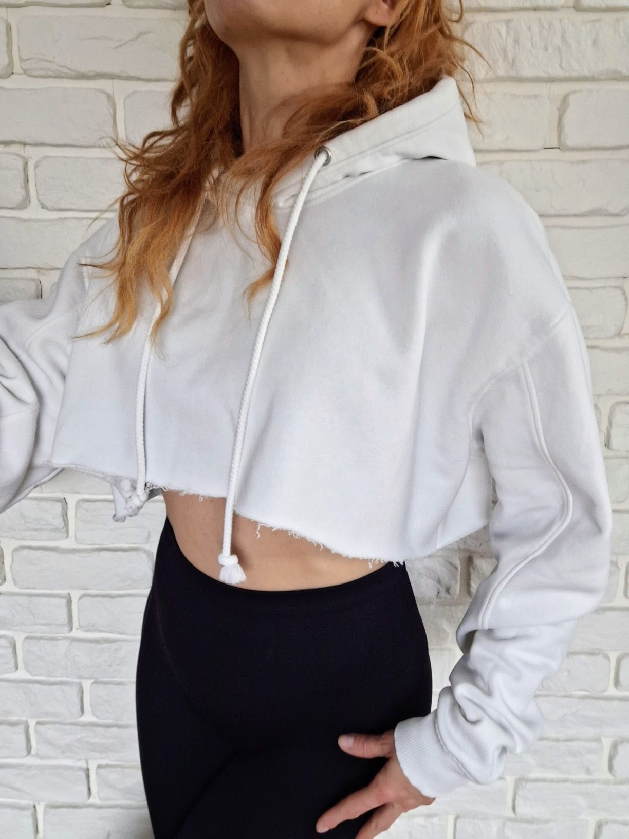 WEEKDAY S Biała Bluza Crop Top Krótka bluza z kapturem Gym Fit Blouse