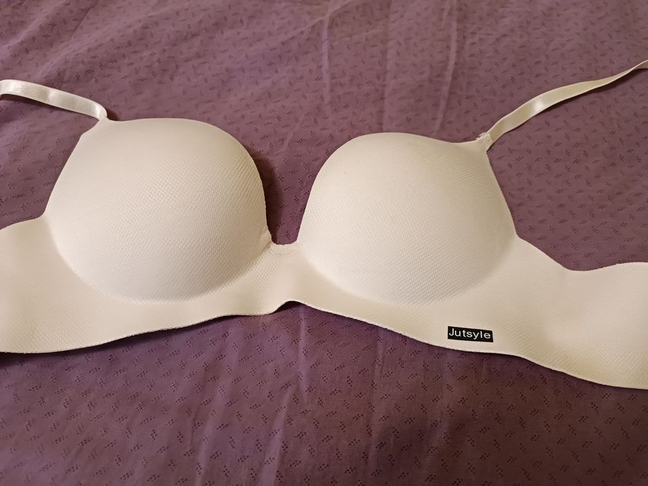Безшовний бюстгальтер