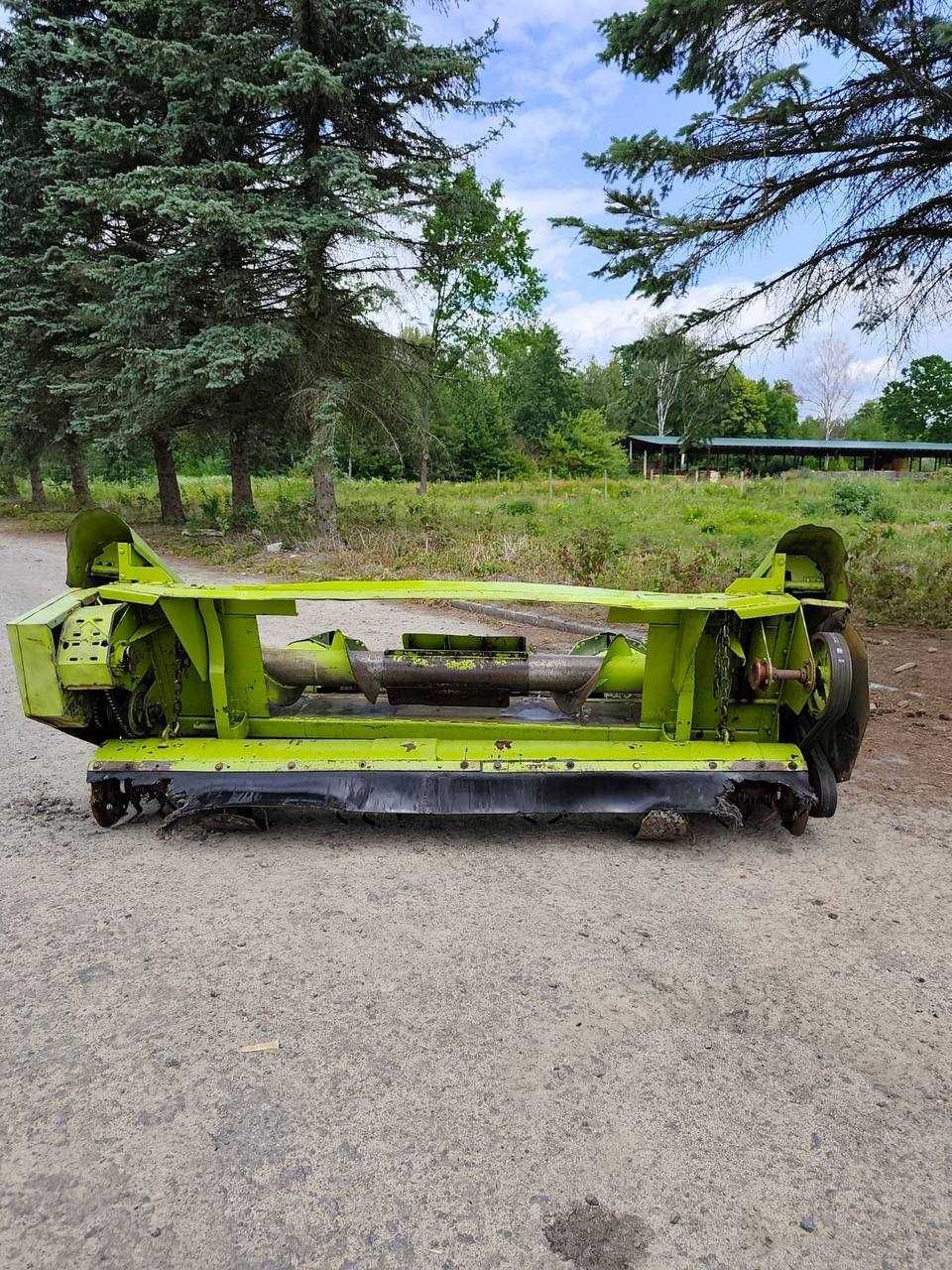Жатка Claas 4 рядна для кукурузи з подрібнювачем