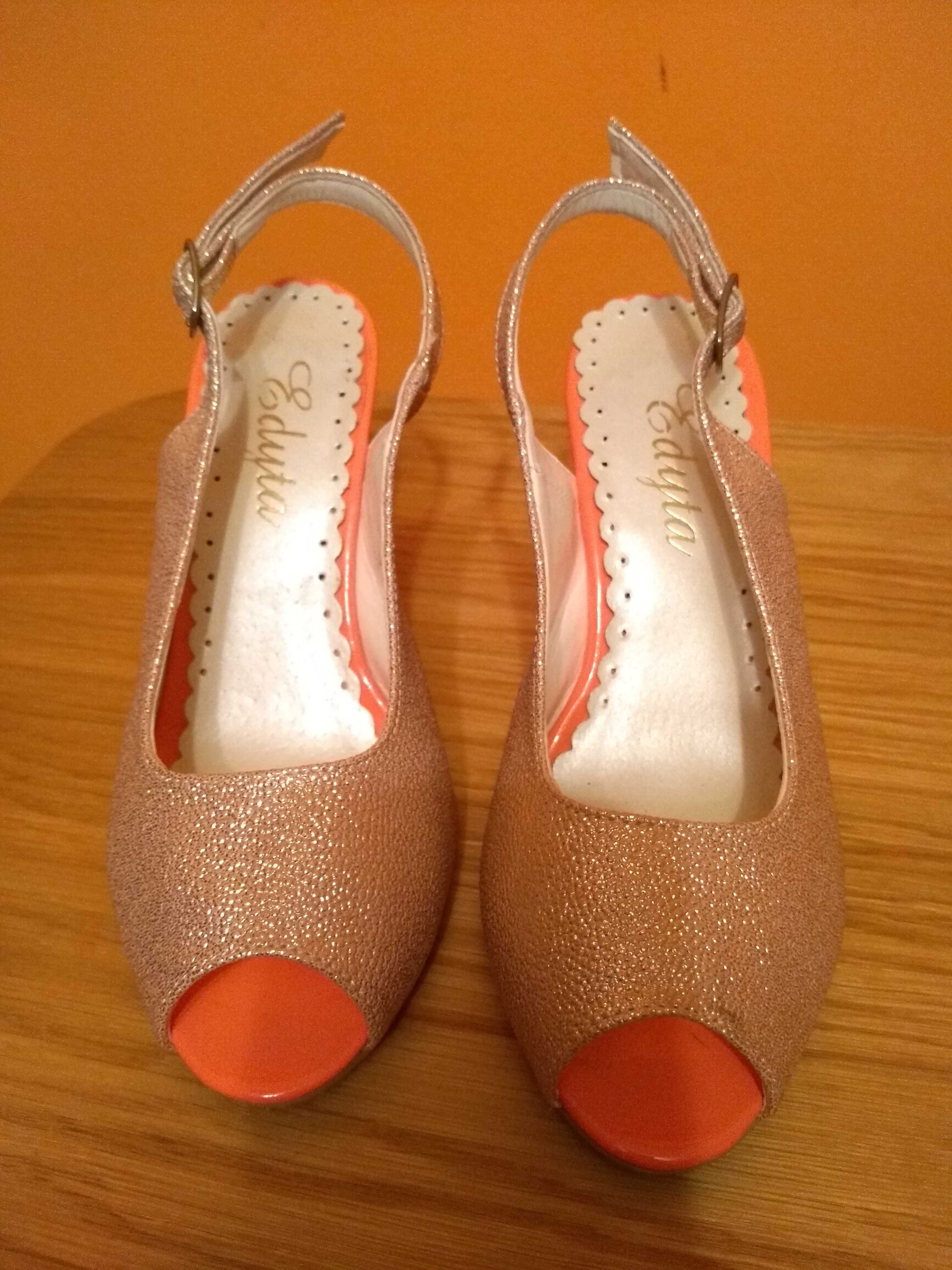 Eleganckie buty rozmiar 36 różowe złoto