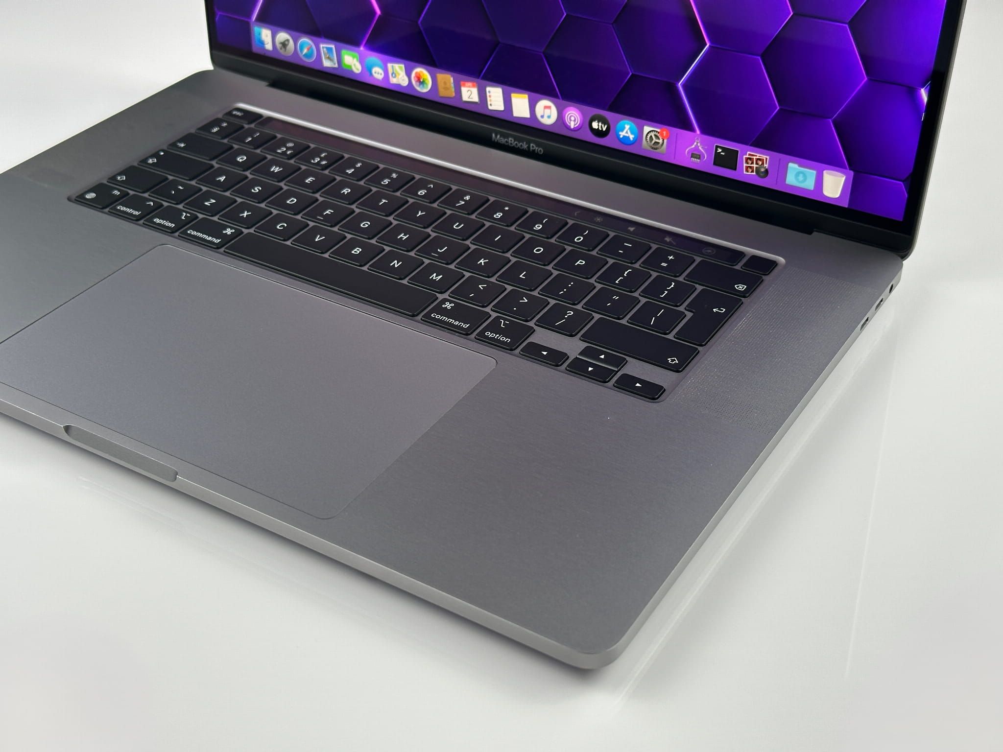 Laptop Apple MacBook Pro 16 A2141 | i9-9980HK / 32GB / 2TB / Radeon