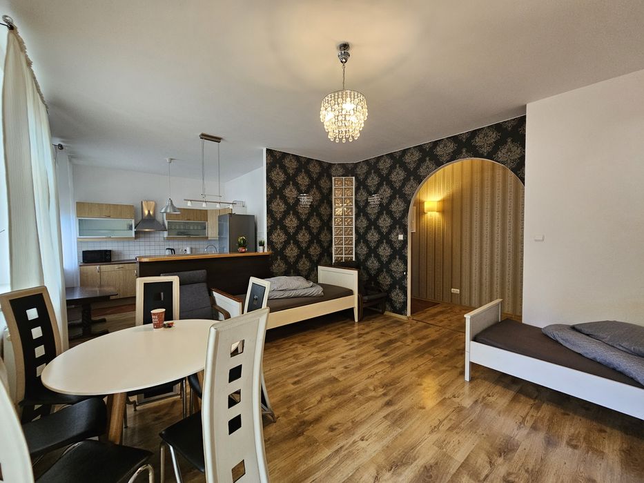 Apartament 3 pokoje z balkonem dla max 9 os. (na doby)