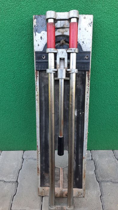 Інструмент по дереву - півфуганок