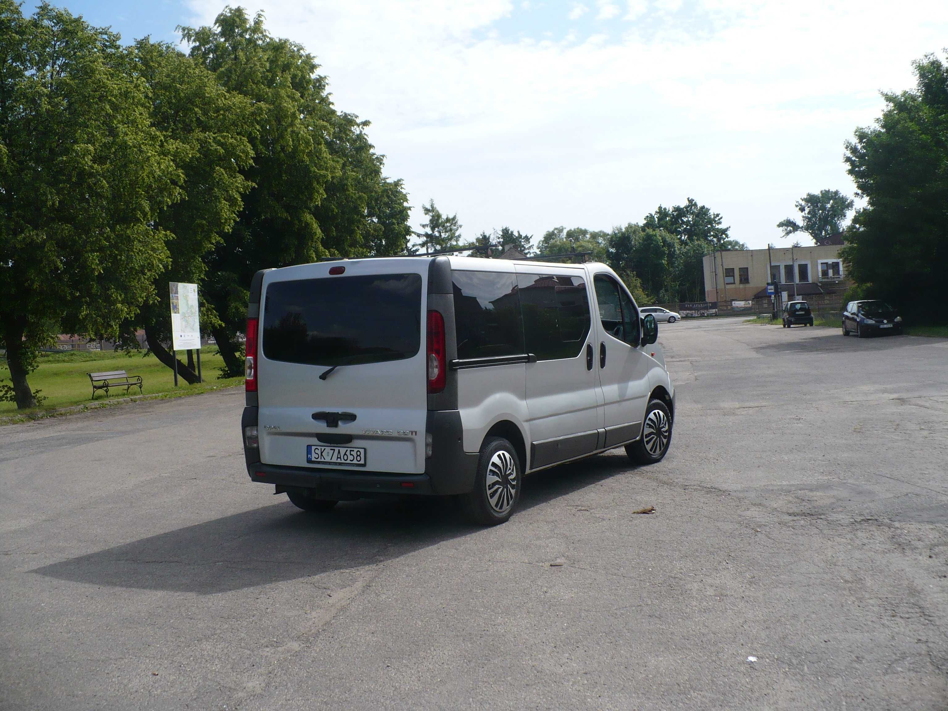 Opel Vivaro Trafic 9 OSÓB Klima Tempomat Zadbany
