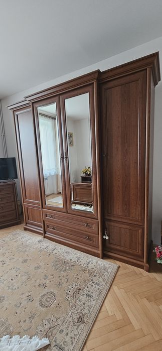 Szafa, duża i mala komoda przedpokój