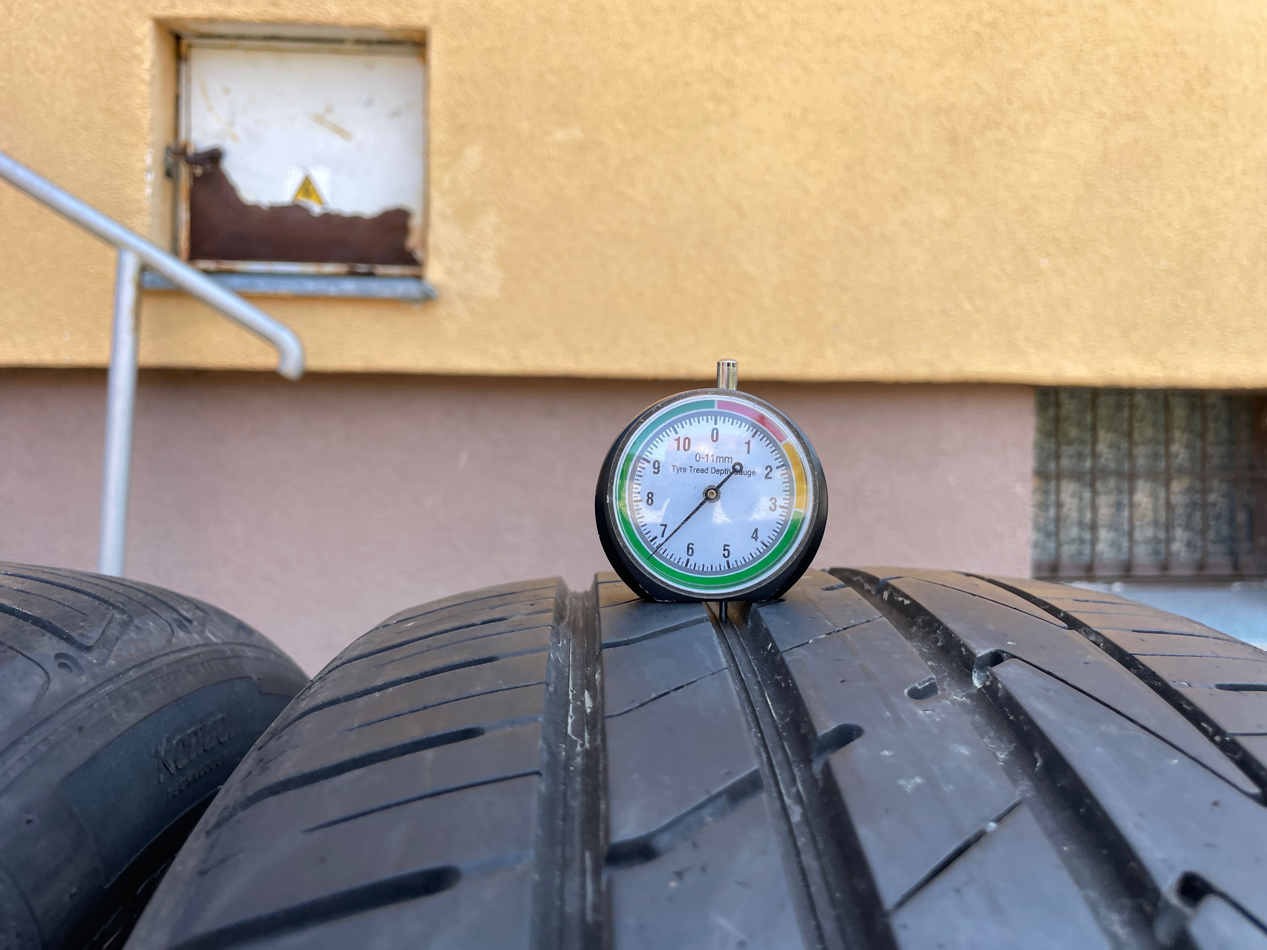 2 x Hankook Ventus S1 evo 2 SUV 235/50/19 99V