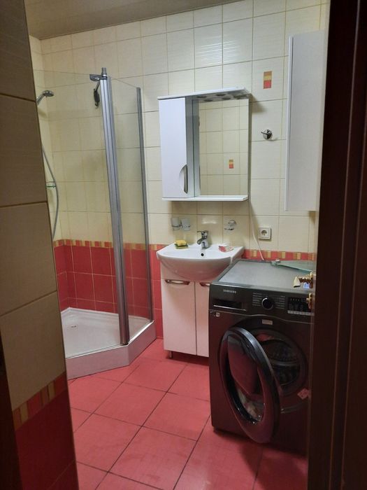 Сдам 2-кв на пр.Поля в отличном месте 12000