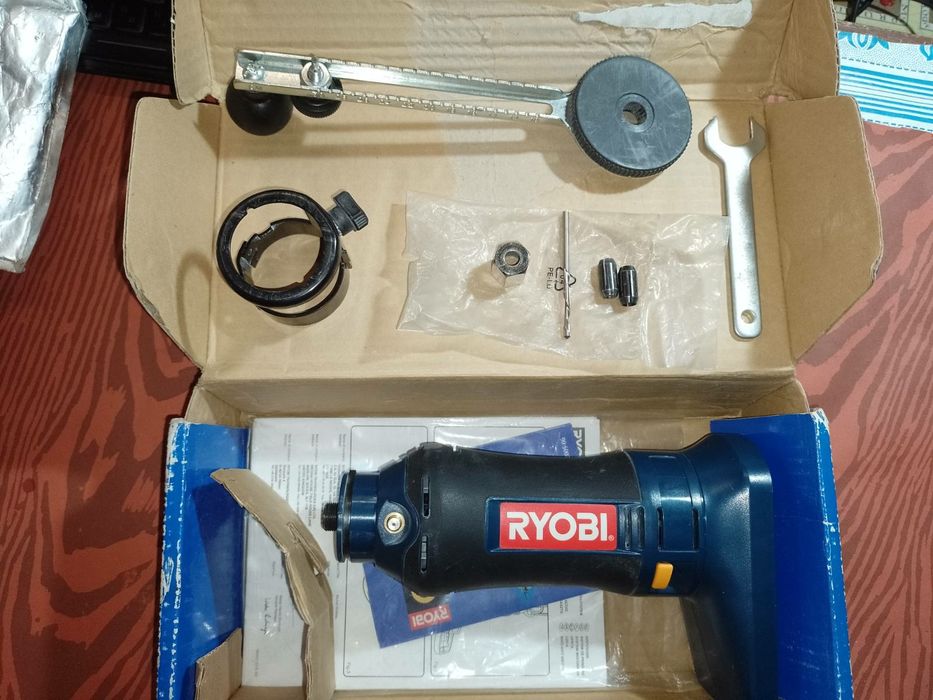 Фрезер для гипсокартона RYOBI