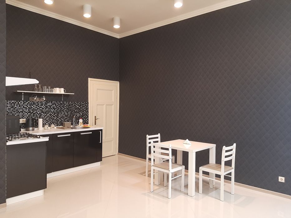 ЦЕНТР!!! Дизайнерська 2кімн.квартира .