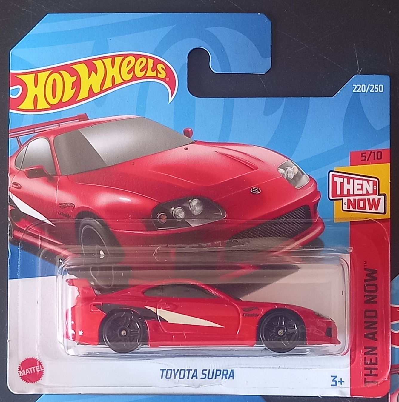 Toyota supra (vermelho)