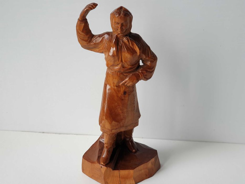 різьба по дереву скульптура ЖІНКА