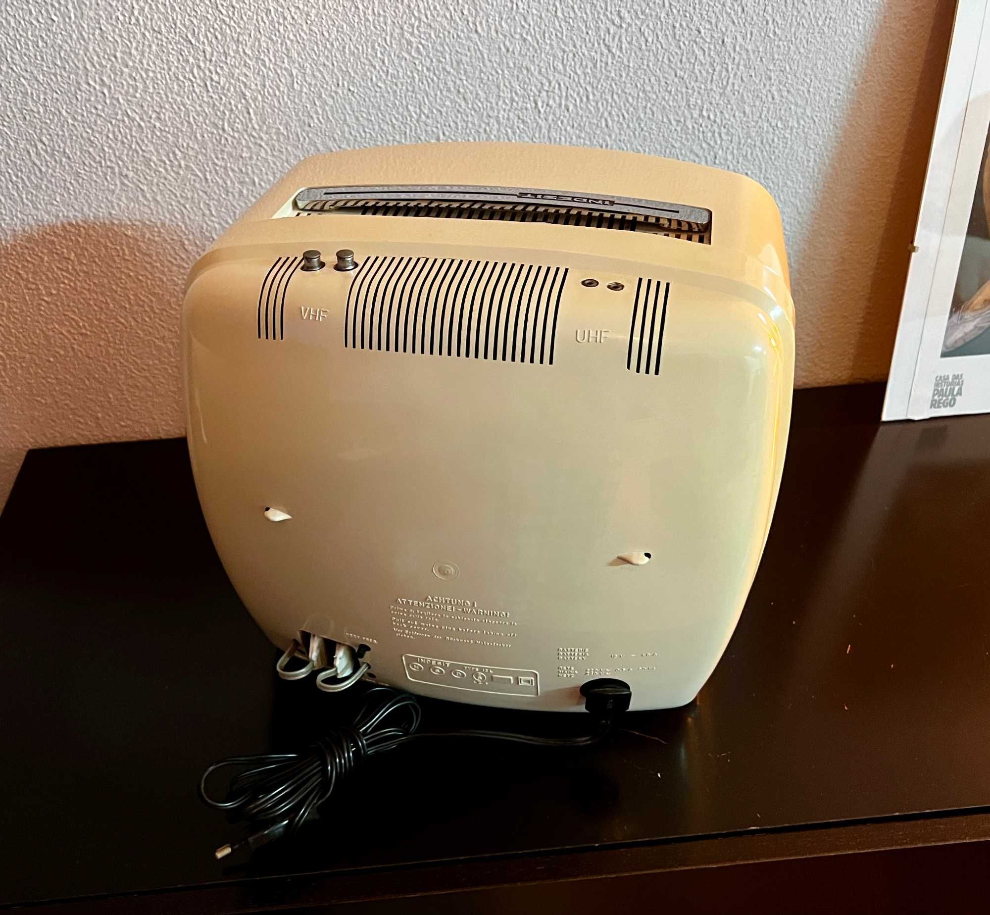 TV Televisão Indesit 12" Preto e Branco / Vintage / Retro / Space Age