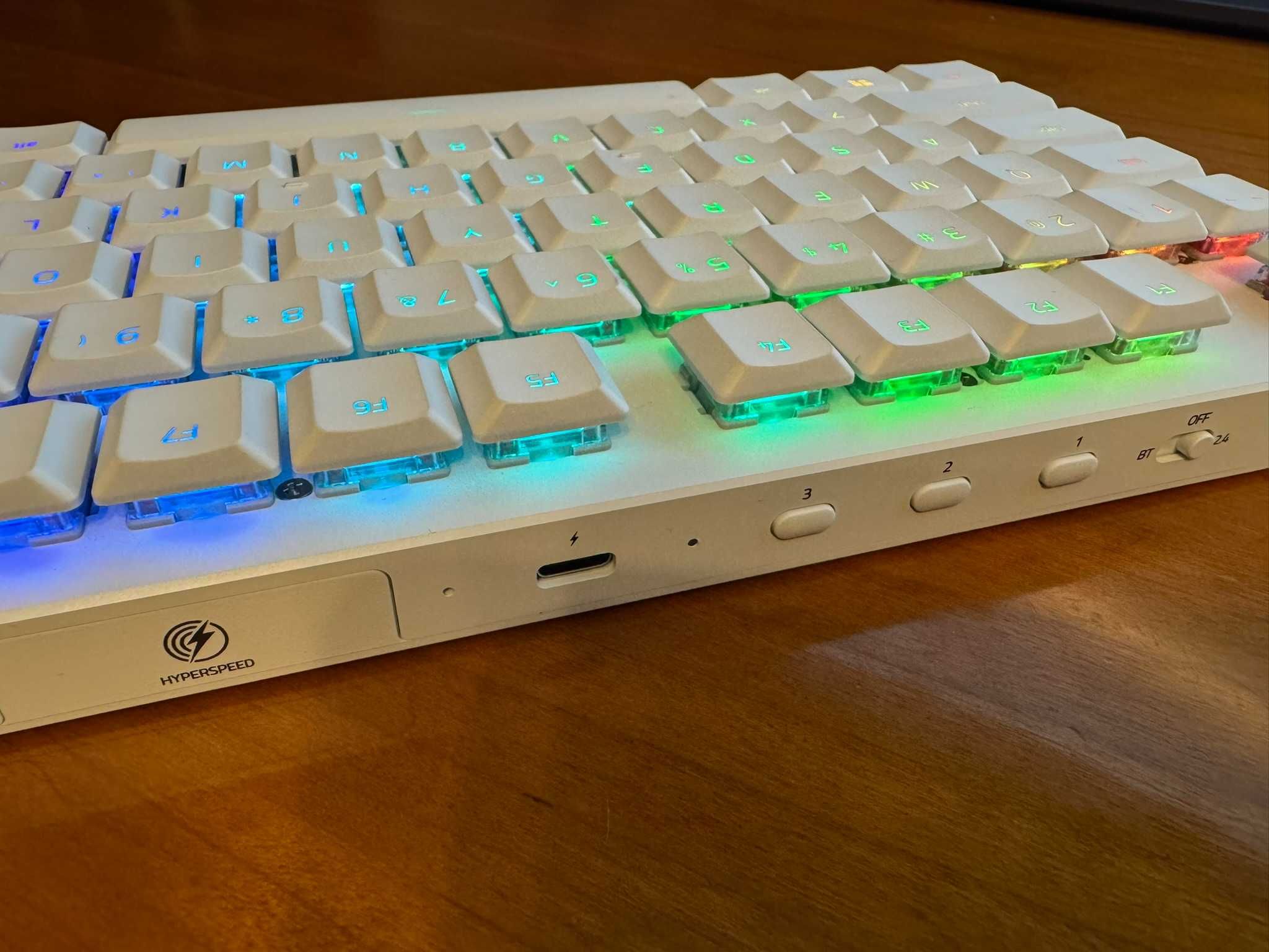 Razer Deathstalker V2 Pro TKL Branco (Linear, Layout US)