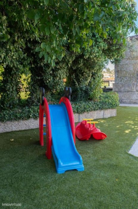 Casa com 5 quartos - localizado em Vila real