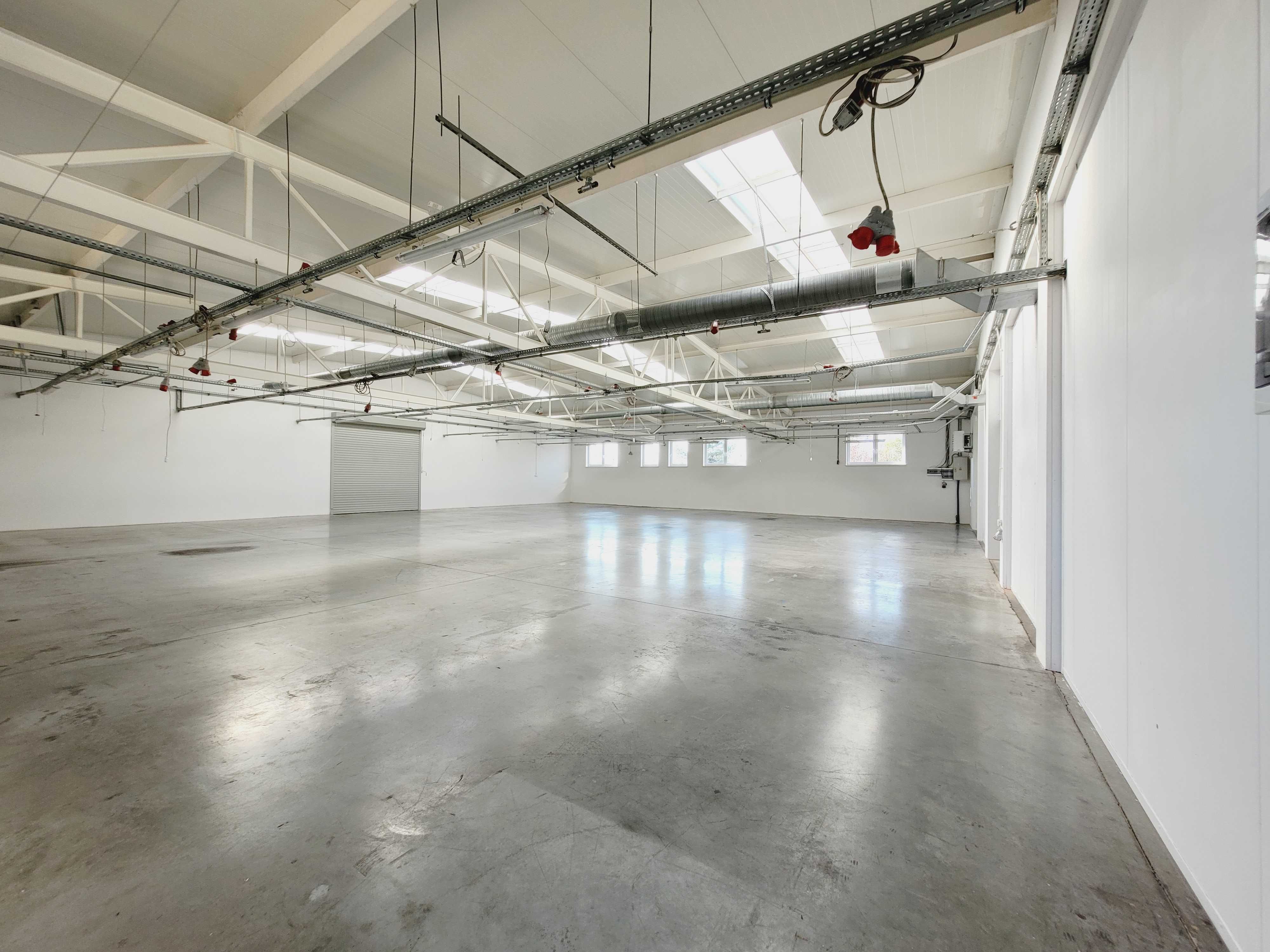 Wynajmę halę 362m²
