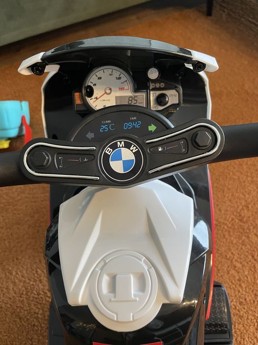 BMW S1000RR criança