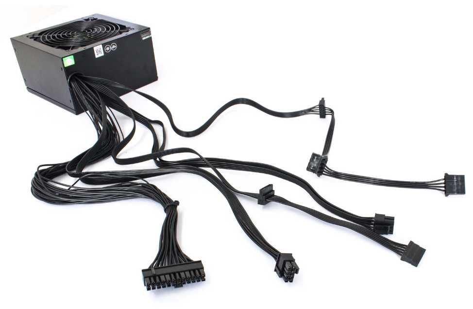 Блок живлення GameMax GM-700 80+ APFC