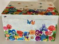 Kufer  rękodzieło decoupage kwiaty kwiatowa  łąka spękania  prezent