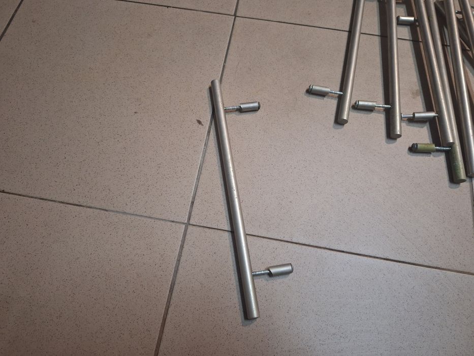 Oddam za darmo uchwyty kuchenne