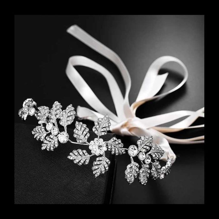 Opaska ślubna Diamond Petals z kryształkami