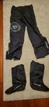 Calças e botas para chuva Dainese