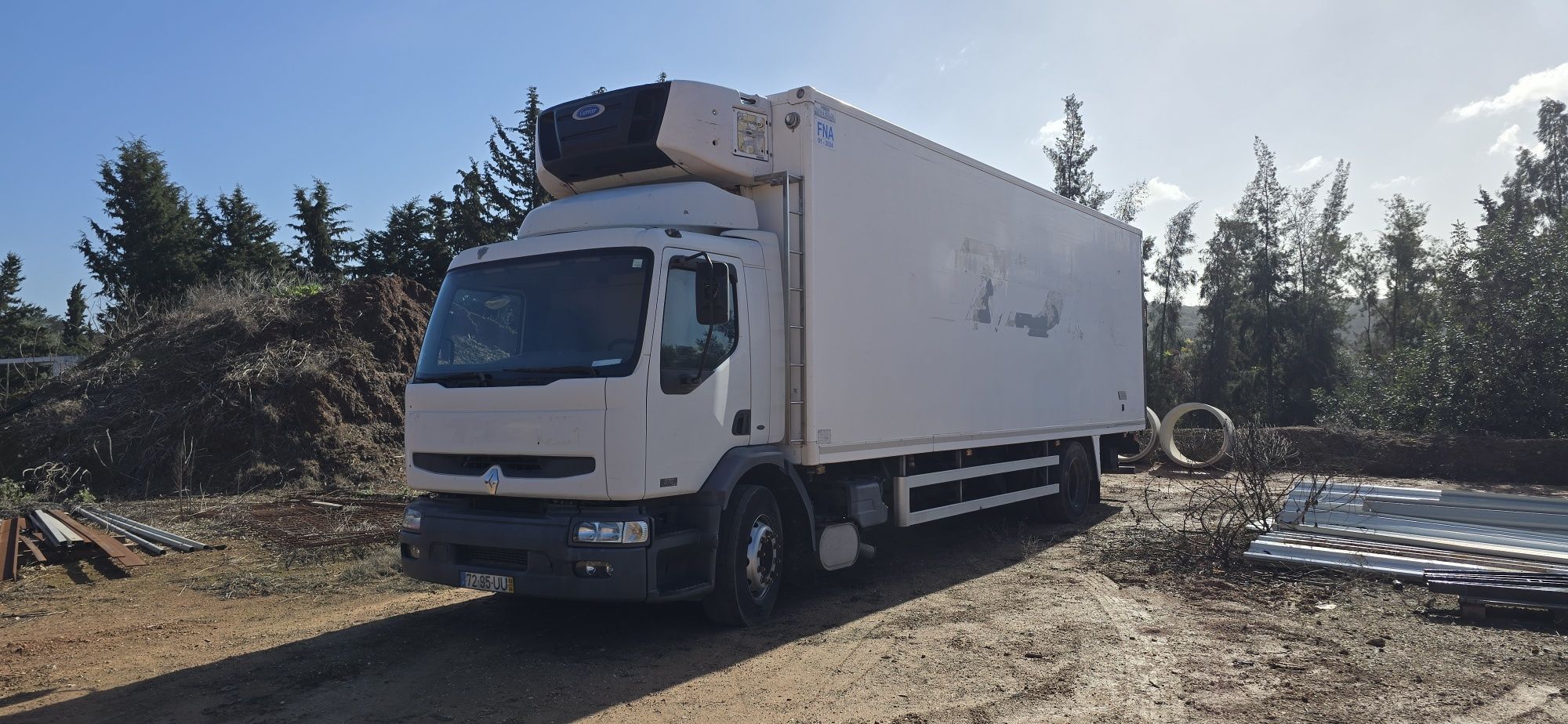 Camião renault premium 270 frigo