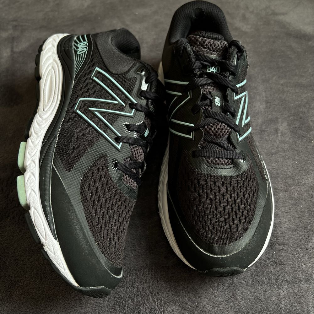 Жіночі кросівки New Balance 840. P. 40.