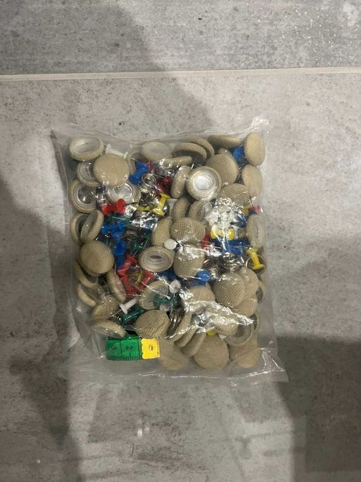 Zestaw do naprawy podsufitki tapicerki około 50 szt. Beżowy