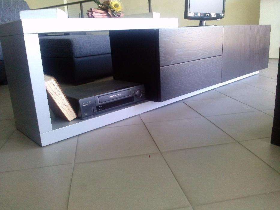 Móvel sala - Base para TV (Art. Novo)