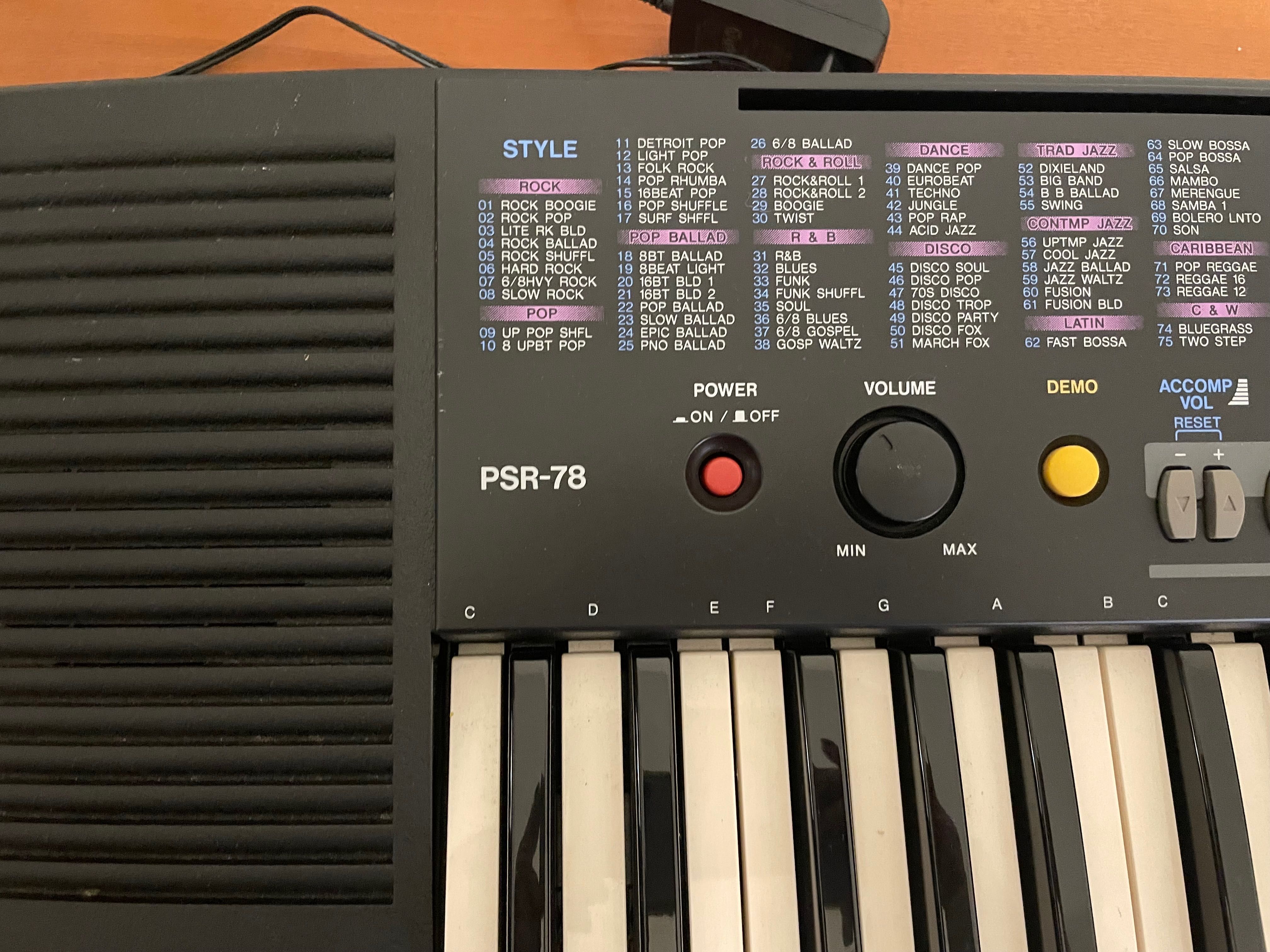 Piano Yamaha PSR-78