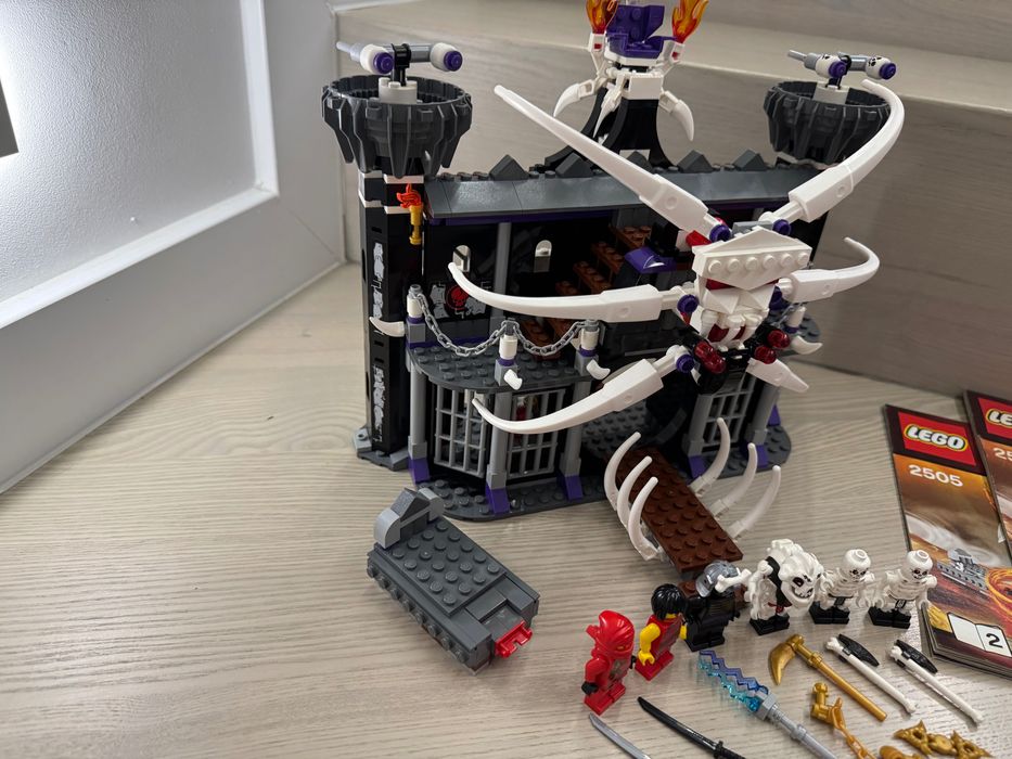 Rezerwacja. Unikatowe LEGO Ninjago 2505 Twierdza Garmadona KOMPLET