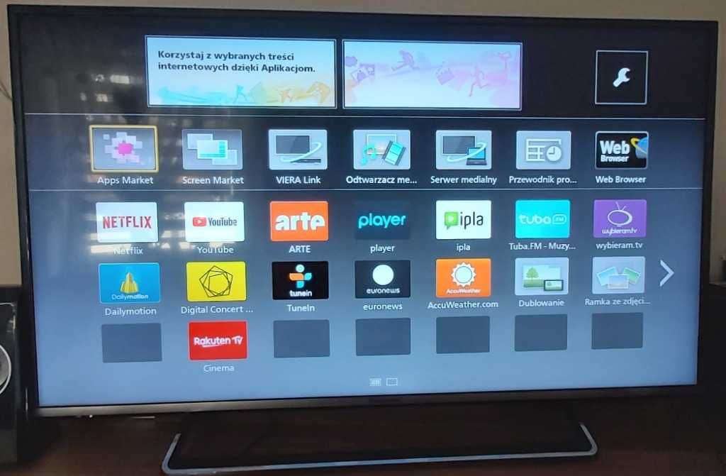 SMART TV LED 42 cale  DVB-T/C  Enthernet  Lan Wi-Fi You- Tube Netflix