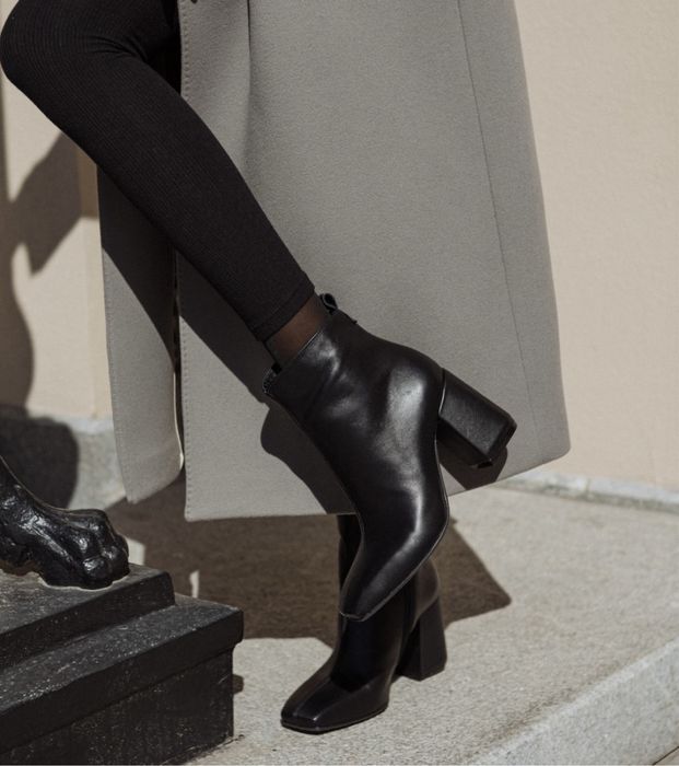 Шкіряні короткі чоботи