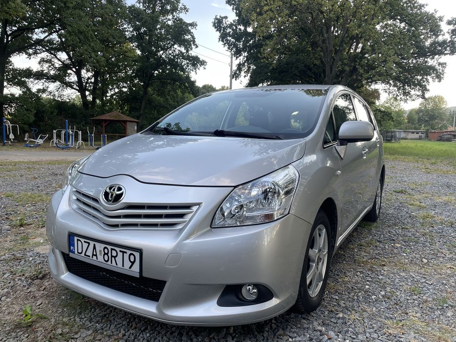 Toyota Verso 7 osobowa 2010 rok