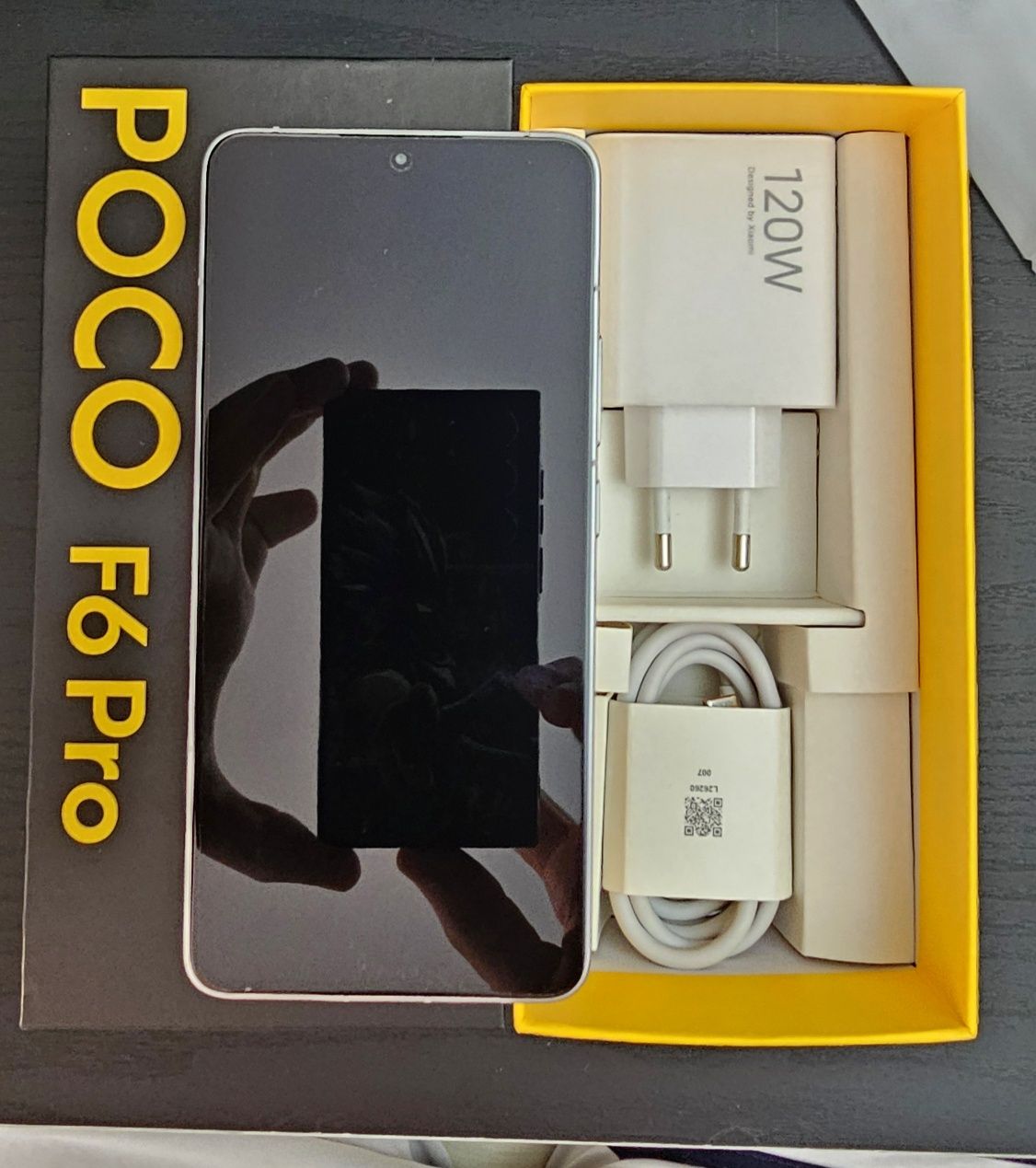 Xiaomi Poco F6 Pro + Extras